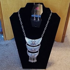 Ladies necklace